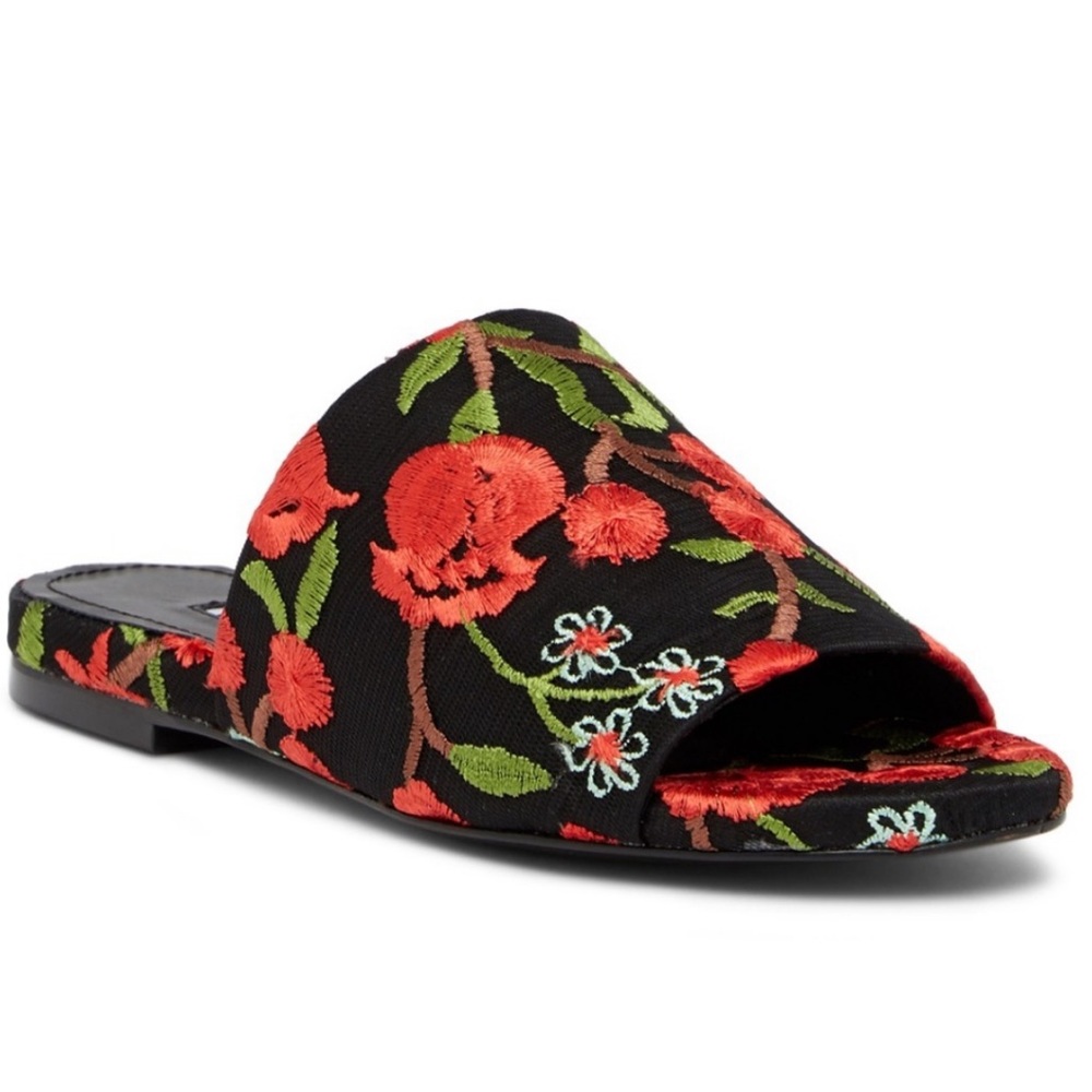 NWT Charles David Red Rose Floral Slides